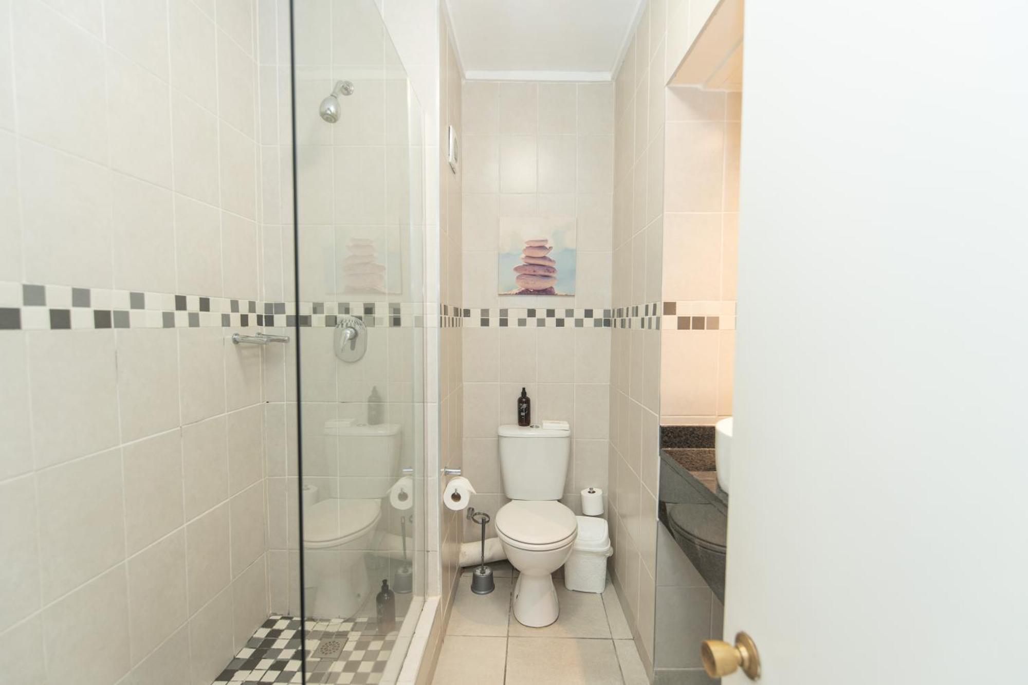 157 Brookes Hill Suites Near The Beach Port Elizabeth Bagian luar foto