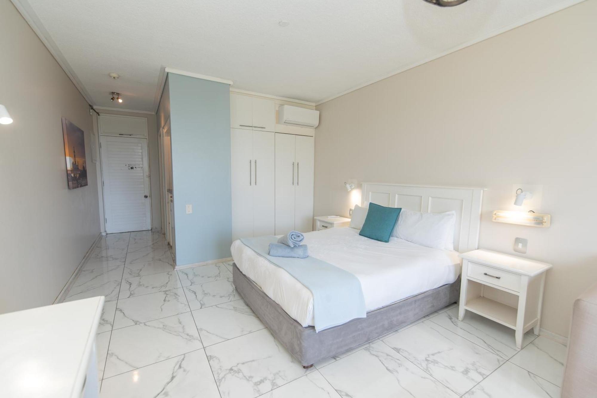157 Brookes Hill Suites Near The Beach Port Elizabeth Bagian luar foto