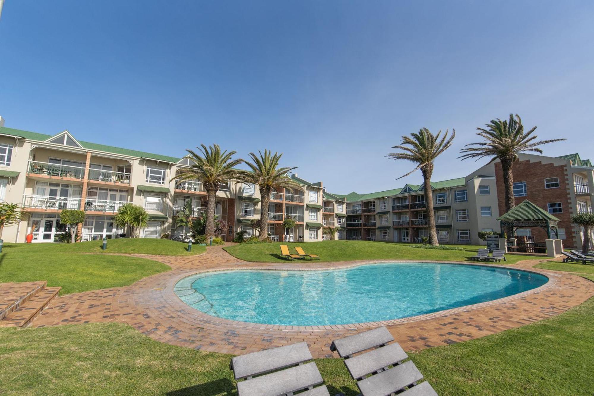 157 Brookes Hill Suites Near The Beach Port Elizabeth Bagian luar foto